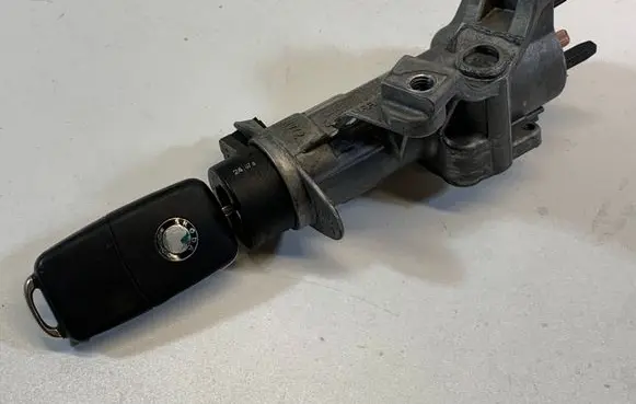 Skoda Roomster (5J) Ignition lock 4B0905851C 4B0905849