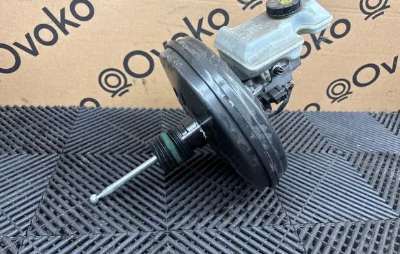 Volkswagen PASSAT B8 Brake booster 5Q1614105CG
