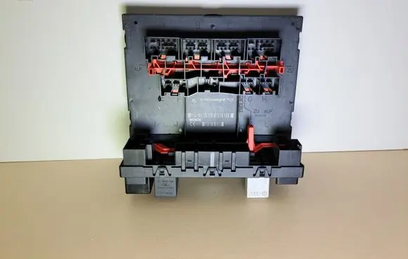 Volkswagen Golf V Comfort/convenience module 1K0937049K F005V00456