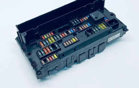 BMW 7 F01 F02 F03 F04 Fuse module 9151320