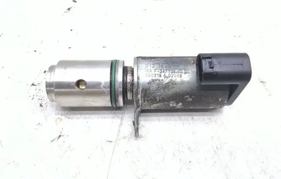 Volvo V70 Camshaft vanos timing valve 31216221