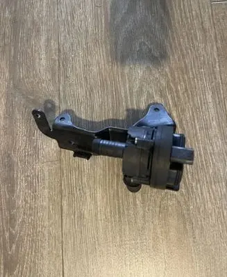 Ford Kuga III Water pump JX6118D473