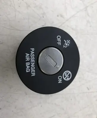 Passenger airbag on/off switch