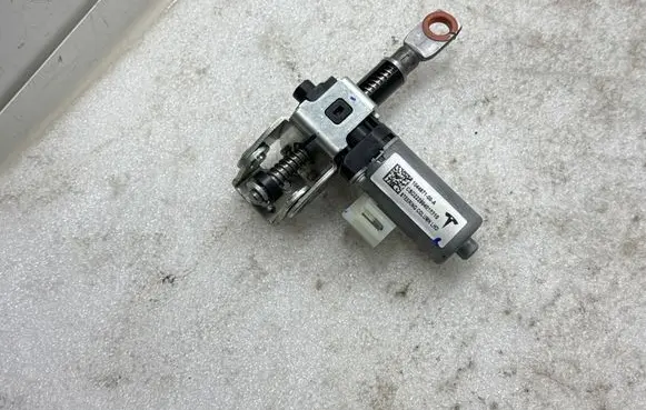 Tesla Model 3 Steering column adjust motor 104487100A CSD222994019310
