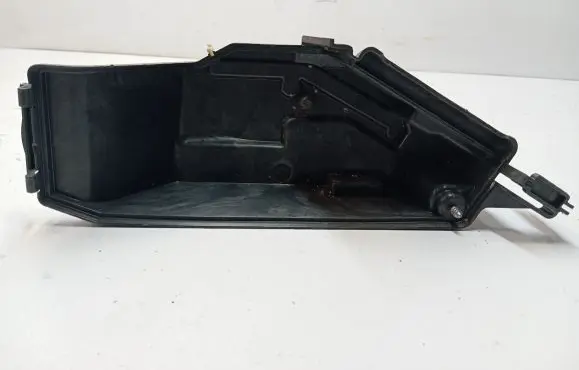 BMW 1 F40 Fuse box cover 8581751