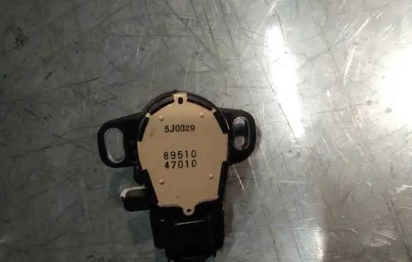 Toyota Prius (XW20) Accelerator pedal position sensor 5J0329 8951047010