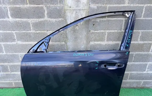 Skoda Octavia Mk3 (5E) Front door 5E0831311