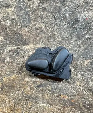 Mercedes-Benz E W211 Seat control switch 2108213851 03463815