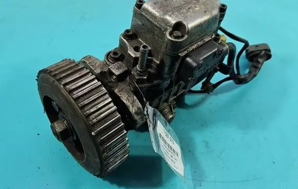 Skoda Octavia Mk1 (1U) Fuel injection high pressure pump 0460404977 IMPRK1537013