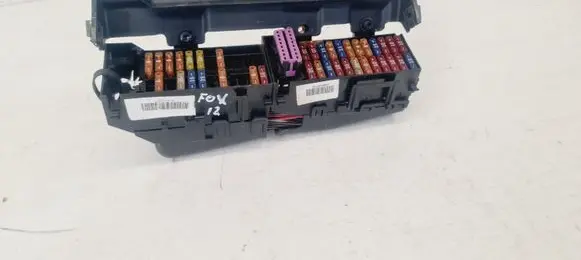 Volkswagen Fox Fuse module 5Z0941828A