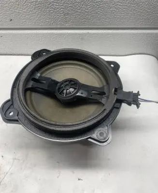 Audi A3 S3 8P Subwoofer speaker 8H0035411