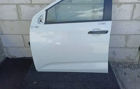 Isuzu D-Max Front door