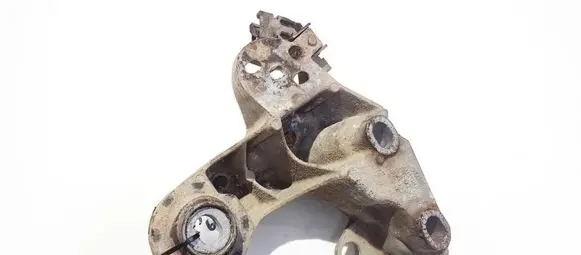 Audi A4 S4 B5 8D Engine mounting bracket 8d0199352h