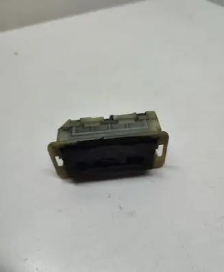 Peugeot 308 Radiator mount bracket 9800613580