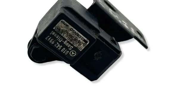 Mercedes-Benz C W203 Air pressure sensor 0105429917 0798002090