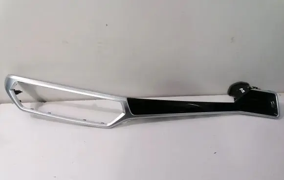 BMW 3 G20 G21 Dashboard glove box trim 6811448