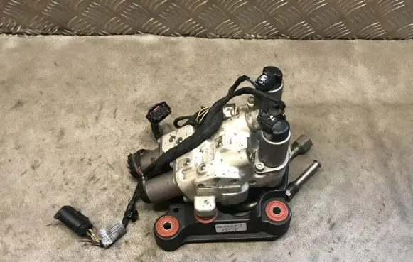 BMW 5 GT F07 Air suspension compressor/pump 6775258