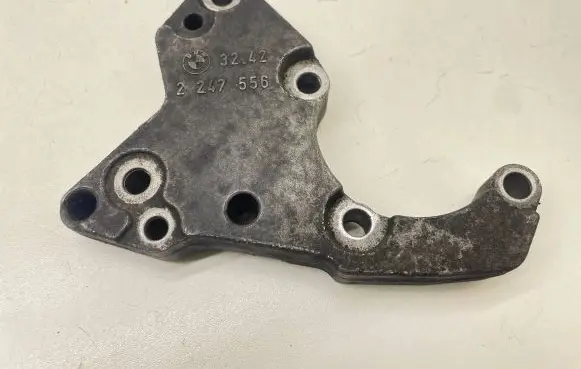BMW 7 E65 E66 Power steering pump mounting bracket 2247556
