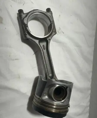 Volvo V70 Piston with connecting rod