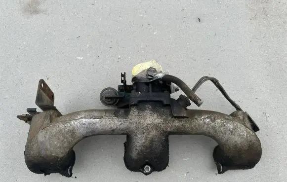 Nissan Patrol 160 Intake manifold 14003C6800 22698C8600
