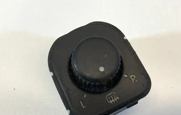 Volkswagen Golf V Wing mirror switch 1K0959565A