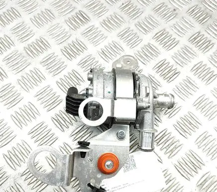 Porsche Taycan 9J1 Electric auxiliary coolant/water pump 9J1965567H 9J1816770M