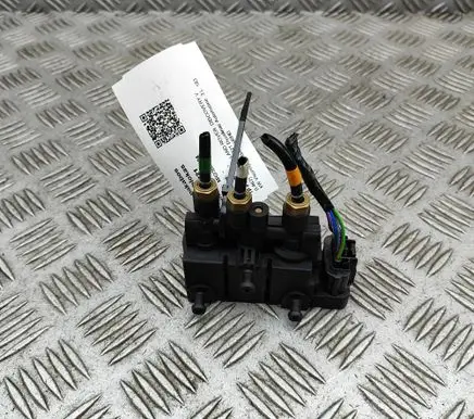 Land Rover Discovery 5 Air suspension control unit module (rear) CPLA5B710AD