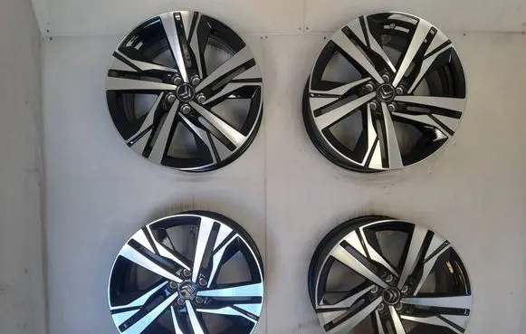 Citroen C4 II Picasso R19 alloy rim 9814118377
