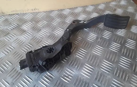 Peugeot 807 Accelerator throttle pedal 1400839180 6PV00908311