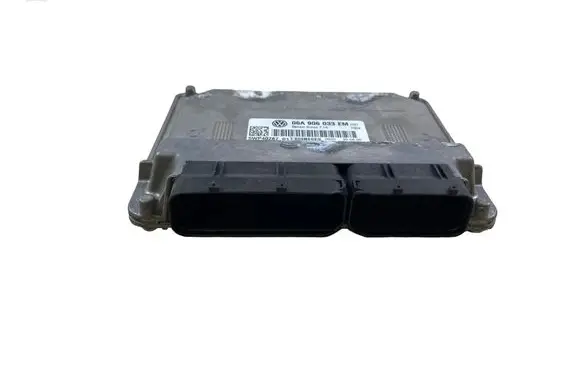 Volkswagen Golf V Engine control unit/module 06A906033EM