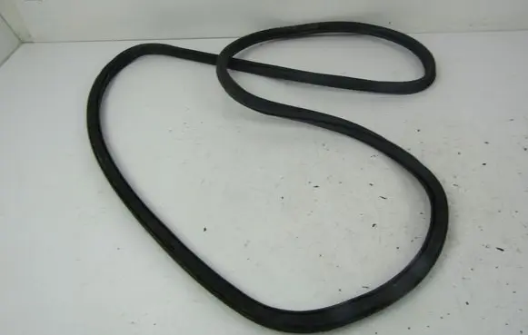 Audi A4 S4 B7 8E 8H Trunk rubber seal (body) 