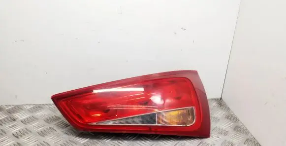 Audi A1 Tailgate rear/tail lights 8X0945094