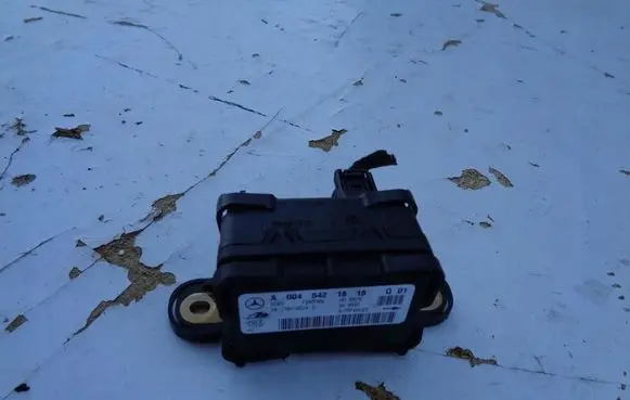 Mercedes-Benz ML W164 ESP acceleration yaw rate sensor A0045421818