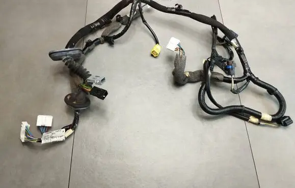 Renault Kadjar Front door wiring loom/harness boot 241257114R