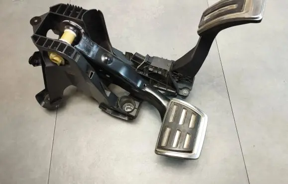Volkswagen Golf VII Brake pedal 5Q1723058AK