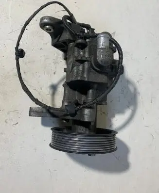 BMW 5 GT F07 Power steering pump 679649103