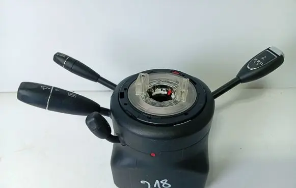 Mercedes-Benz CLS C218 X218 Wiper turn signal indicator stalk/switch C9051