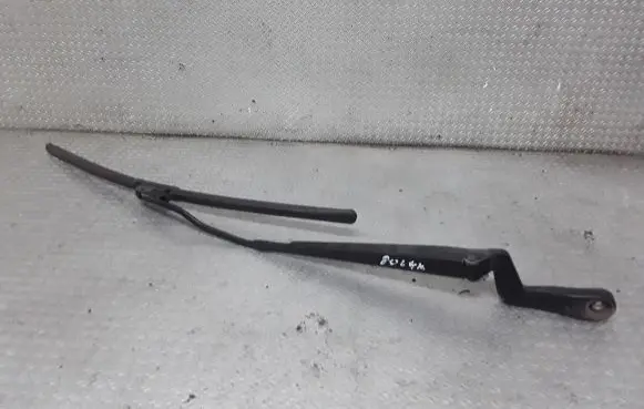 Windshield/front glass wiper blade