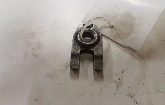 Renault Megane III Fuel Injector clamp holder 1407