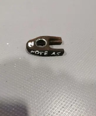 Nissan Note (E11) Fuel Injector clamp holder