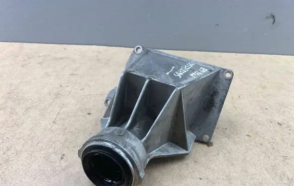 BMW 3 E90 E91 Driveshaft support bearing bracket 7527915 31537527915 7527916