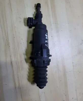 Clutch slave cylinder