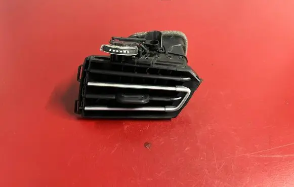 BMW X7 G07 Dashboard side air vent grill/cover trim 9399469 939946912