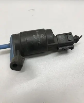 Mercedes-Benz E W210 Windscreen/windshield washer pump 2108691021