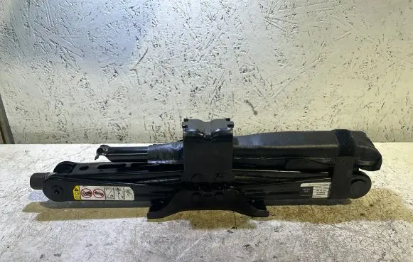 Jeep Grand Cherokee WL Lift Jack 68499594AC 0300379 CE200642CEE