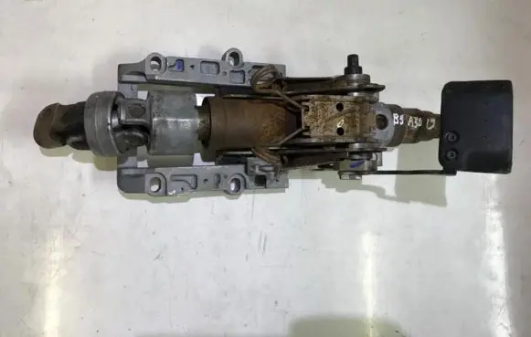 Volkswagen PASSAT B5 Steering wheel axle
