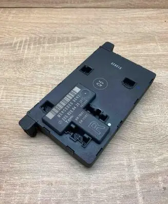 Mercedes-Benz C W203 Door central lock control unit/module 2038206426 351320