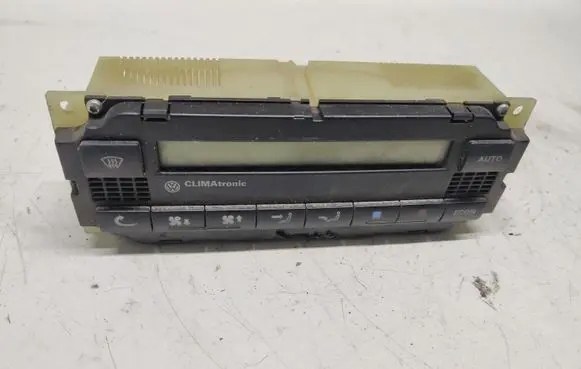 Volkswagen PASSAT B5 Climate control unit 3B1907044A