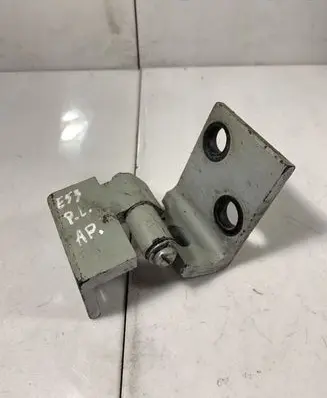 BMW X5 E53 Front door lower hinge 415182651569