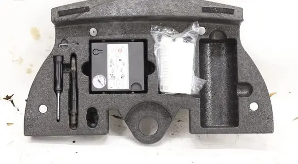 Volkswagen Touran III Interior carpet 5TA012115C5785685